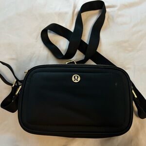 Lululemon Crossbody Camera Bag (black and gold)